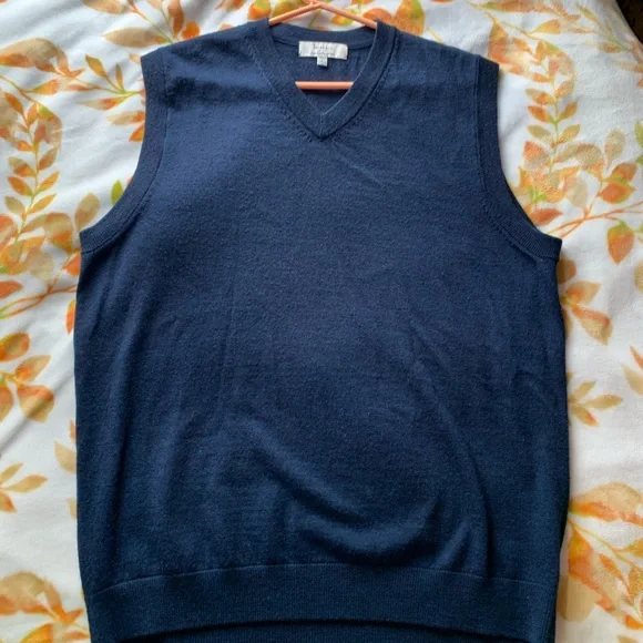 Turnbury Merino Wool Sweater Vest - Picture 1 of 4
